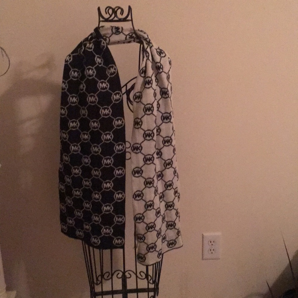 Michael Kors scarf